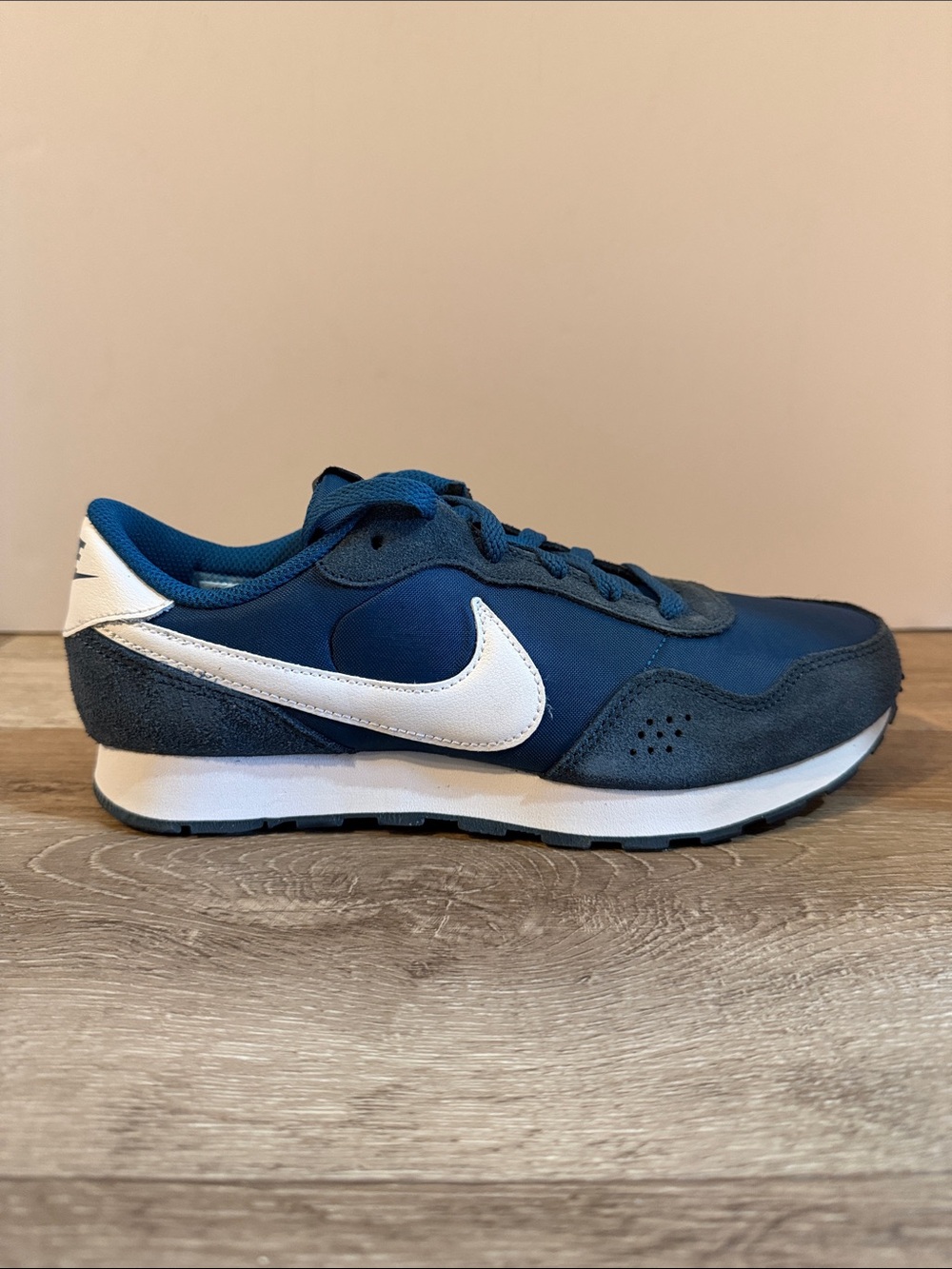 Nike MD Valiant (GS) Navy and White